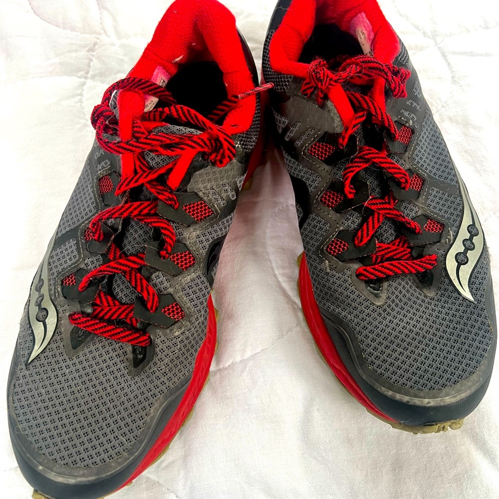 Saucony Men’s Peregrine running and trail shoes size 9
